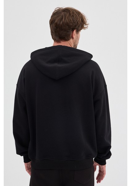 Unisex Rahat Bol Kesim "Havoc" Kapüşonlu Sweatshirt fırsatları