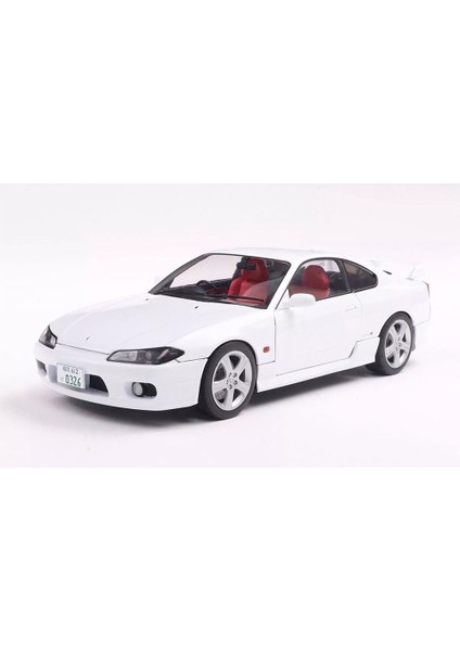 1:18 Solido 1999 Nissan Silvia S15 Spec-R Aero - Aspen White