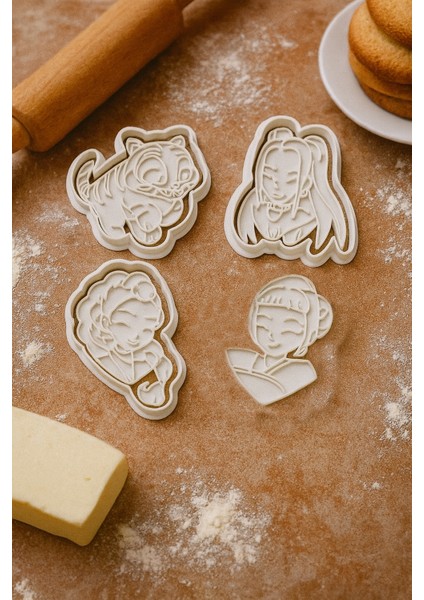 K-Pop Temalı Kurabiye Kalıbı Seti - Anime ve Karakter Figürlü 4’lü Fondan ve Kurabiye Kalıbı