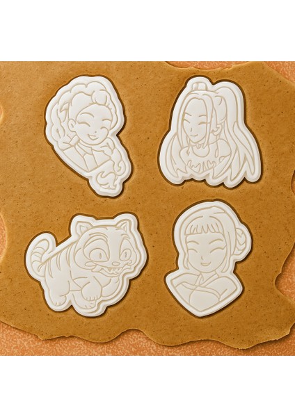 K-Pop Temalı Kurabiye Kalıbı Seti - Anime ve Karakter Figürlü 4’lü Fondan ve Kurabiye Kalıbı modelleri