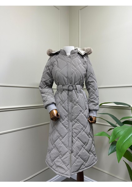 Kadın Kürklü Kapüşonlu Kapitone Uzun Kaban