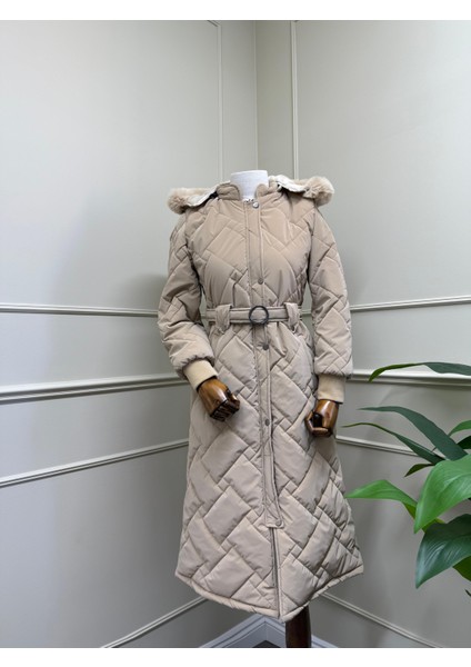 Kadın Kürklü Kapüşonlu Kapitone Uzun Kaban