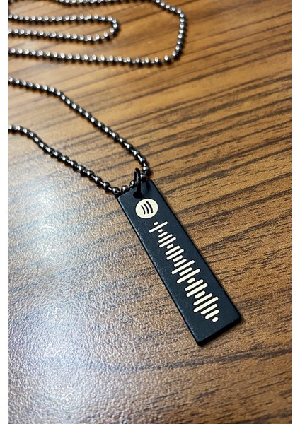 Spotify Şarkı Kodlu Yazılı Siyah Yassı Bar Kolye ECK26S-2