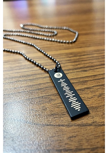Spotify Şarkı Kodlu Yazılı Siyah Yassı Bar Kolye ECK26S-2