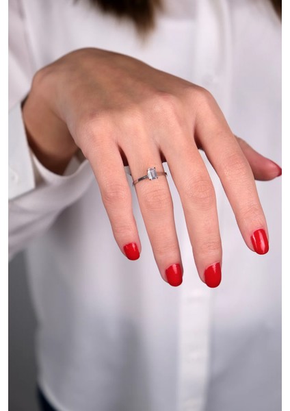 14 Ayar Altın Baget Taşlı Yüzük 38