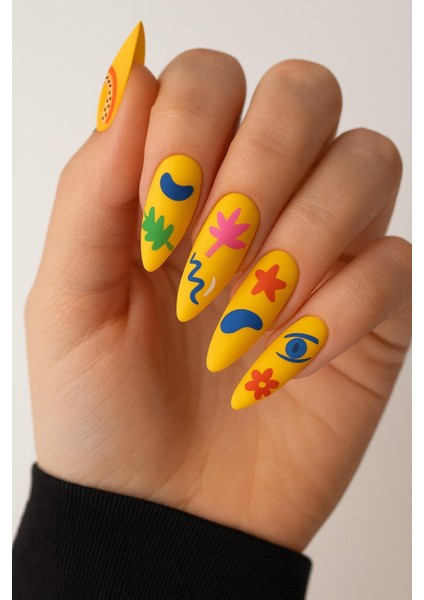 Soyut Desenler Renkli Tırnak Dövmesi modelleri