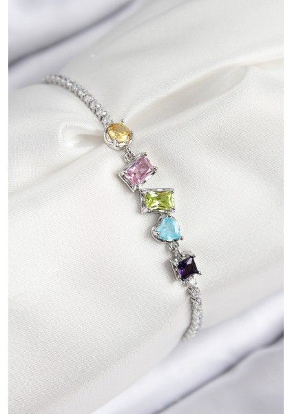 Pirinç Renkli Zirkon Taşlı Geometrik Model Gümüş Renk Kadın Bileklik