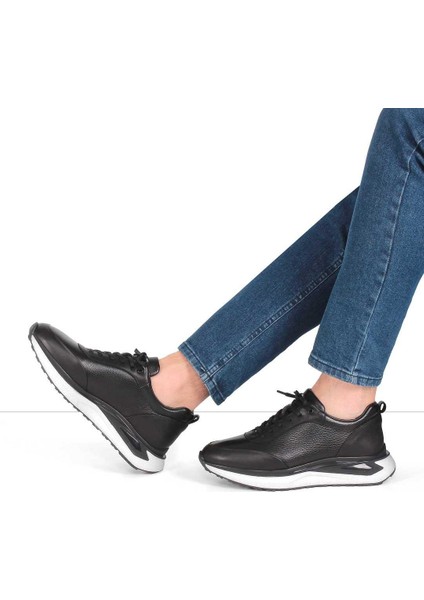 Erkek Siyah Bağcıklı Kalın Tabanlı Deri Sneaker fiyatları