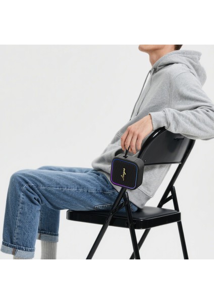 S890 Su Geçirmez Özellikli Rgb Işıklı Askılı Mini Otg-Tws Bluetooth Hoparlör V5.3 Siyah modelleri