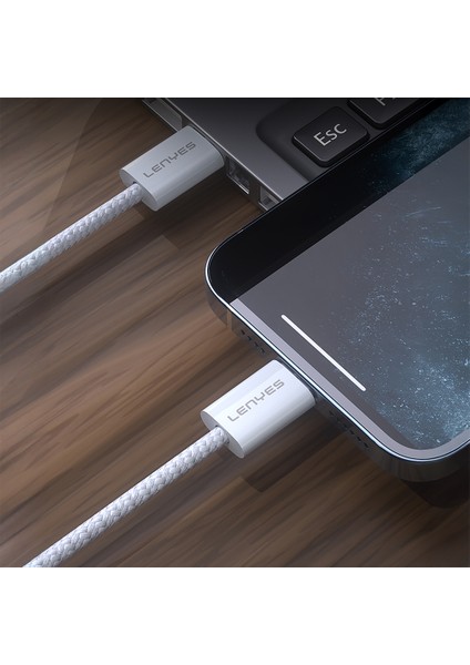 LC526 Type-C To Type-C Akıllı Çip Koruma Özellikli Data ve Şarj Kablosu 60W 1.2m Beyaz