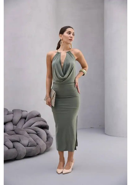 Boyundan Aksesuarlı Degaje Yaka Elbise