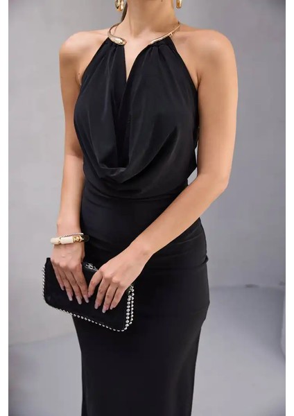 Boyundan Aksesuarlı Degaje Yaka Elbise fiyatları