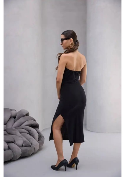 Boyundan Aksesuarlı Degaje Yaka Elbise