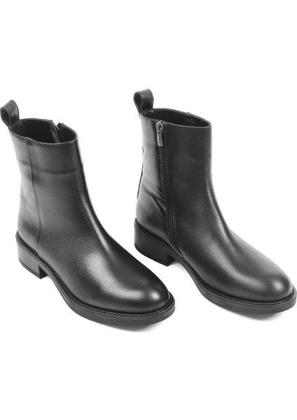 Kadın Siyah Fermuarlı Deri Bot