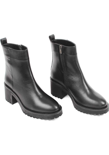 Kadın Siyah Fermuarlı Deri Bot