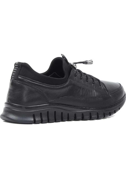 Kadın Siyah Bağcıklı Deri Ayakkabı fırsatları