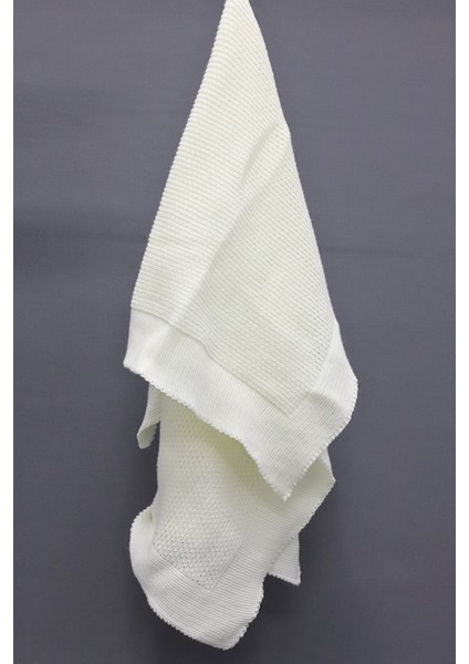 Liva Yumuşak Bebek Battaniyesi 80X100 cm Krem Örgü Çocuk Battaniyesi – Dekoratif ve Nefes Alabilir