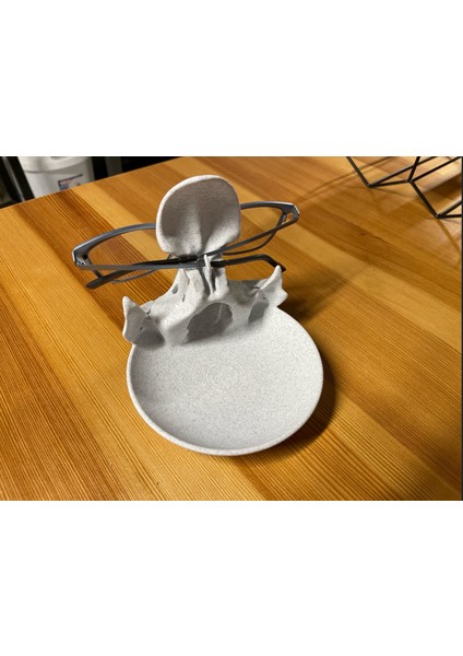 Granit Renk Kurukafa Gözlük Standı – 3D Baskı Dekoratif Gözlük Tutucu | Masaüstü Organizer Aksesuar fırsatları