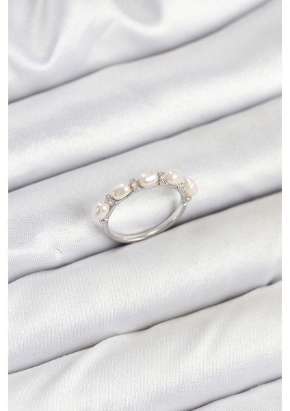 Pirinç Gümüş Renk Sıralı İncili Kadın Yüzük