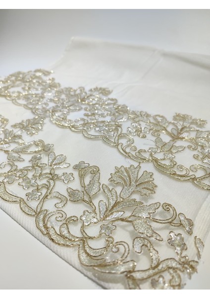 Beyaz Kadife Sarı Güpürlü Çiçek Desenli Havlu