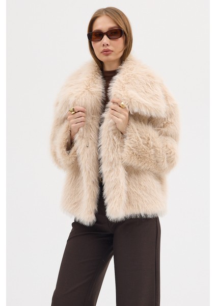 Kadın Premium Yakalı Suni Kürk modelleri