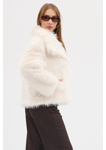 Kadın Premium Yakalı Suni Kürk modelleri