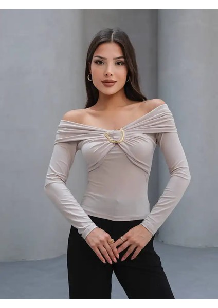 Tokalı Madonna Yaka Bluz