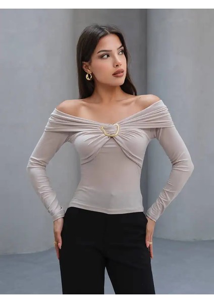 Tokalı Madonna Yaka Bluz fırsatları