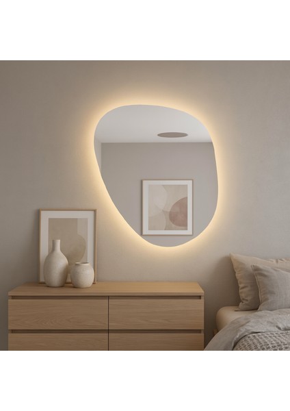 Asimetrik LED Ayna – Organik Form Modern Duvar Aynası
