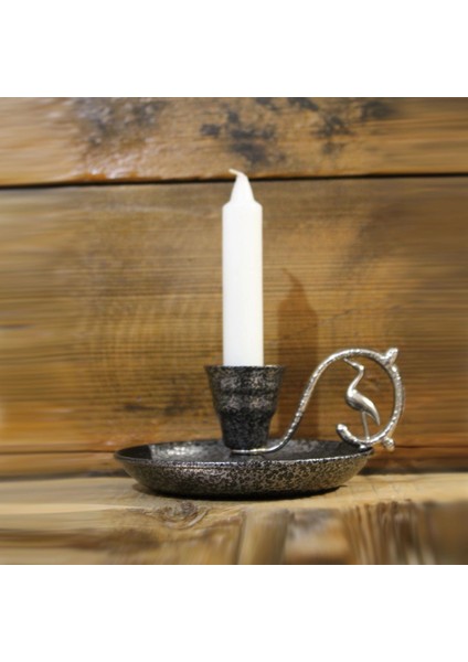 Gri Rustik Metal Şamdan, Dekorasyonun Zarif Dokunuşu