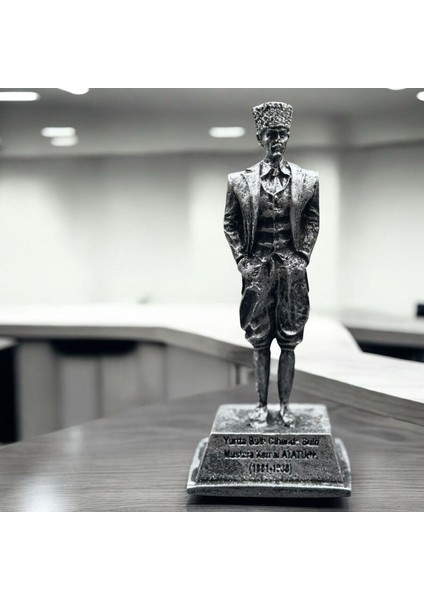 Dekoratif Polyester Atatürk Heykeli 18 cm Gümüş Eskitme
