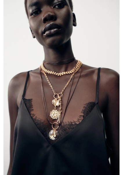 Çoklu Madalyon Charm Kolye modelleri