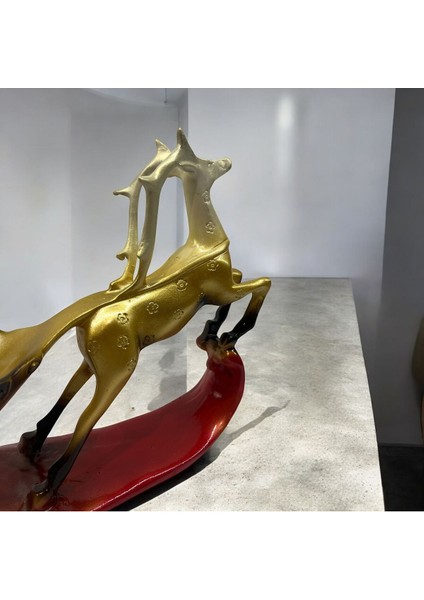 Dekoratif Polyester Kızaklı Geyik Biblo Krem Beyaz