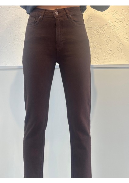 Kahverengi Kesik Paça Mom Fit modelleri