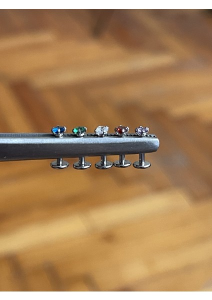 Medikal Çelik Şık Dudak Kıkırdak Helix Tragus Piercingi yeşil Taşlı Piercing