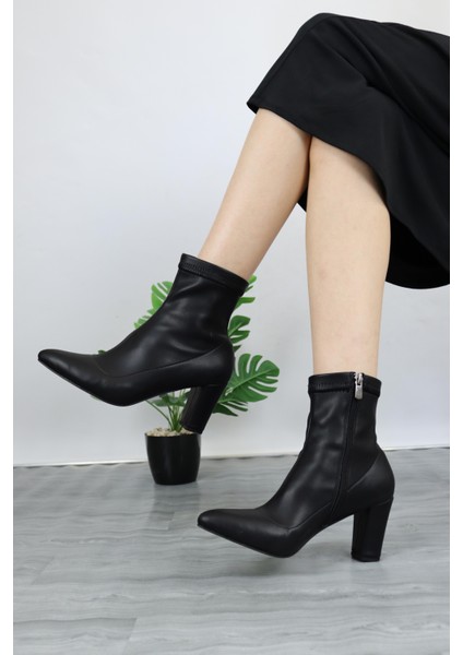 Kadın Streç Bot modelleri