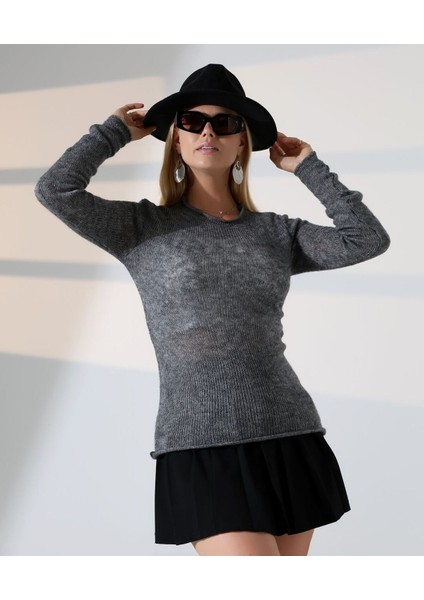 Delikli Fileli Dokuma Triko Kazak