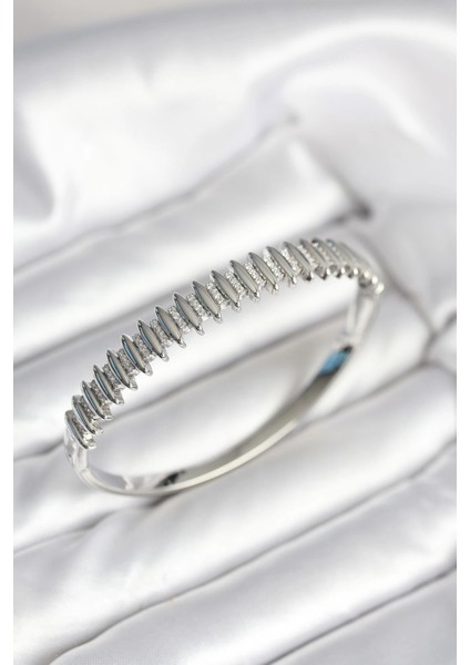 Bfs Gümüş Renk Zirkon Taşlı Pirinç Kadın Kelepçe