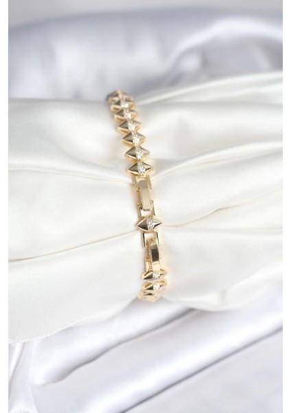 Bfs Pirinç Gold Renk Zirkon Taşlı Baklava Model Kadın Bileklik fiyatları