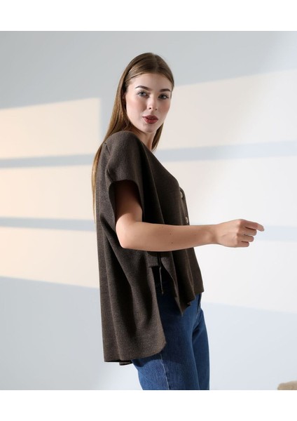 Düğme Detaylı Asimetrik Triko Bluz fırsatları