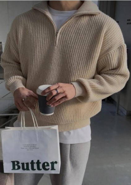 Bej Yarım Fermuarlı Kalın Triko Kazak – Oversize Fit Rahat Kesim