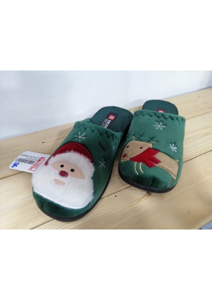 Yeni Sezon Kışlık Rahat Taban Noel Baba Figürlü Kadın Ev Terliği fırsatları