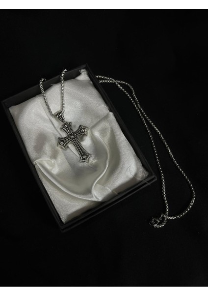 Gotik Haç Çelik Kolye