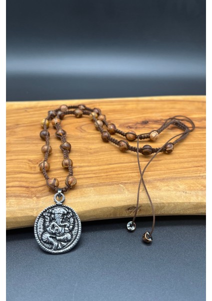 Ganesha – Tibet Akiği & Hematit Doğal Taşlı Özel Tasarım Çelik Kolye | Unisex, Ayarlanabilir 58–78 cm fiyatları