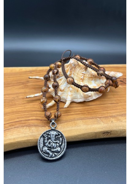 Ganesha – Tibet Akiği & Hematit Doğal Taşlı Özel Tasarım Çelik Kolye | Unisex, Ayarlanabilir 58–78 cm indirimleri