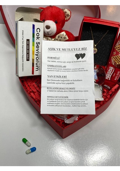 Kırmızı Kalpli Hediye Kutusu – Çelik Kolye, Işıklı Kar Küresi, Peluş Ayıcık ve Sürprizler modelleri