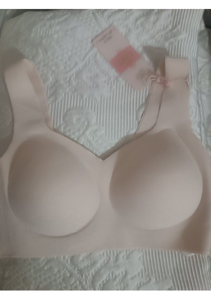 Bayan B Kap Lazer Kesim Kopçasız Hayalet Sütyen