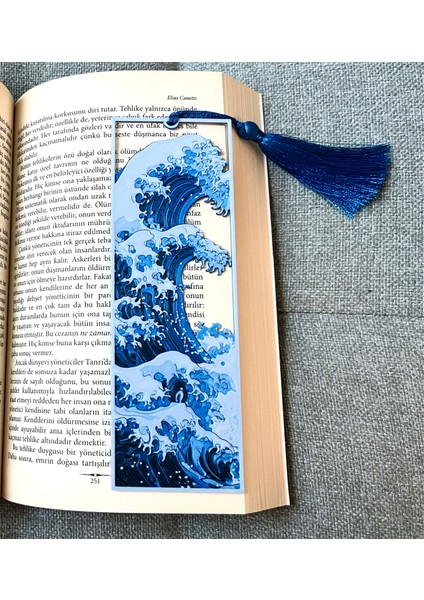 Büyük Dalga The Great Wave Off Kanagawa Hokusai Kabartmalı Kitap Ayracı Püsküllü