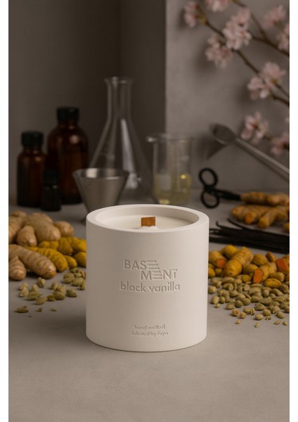 : Black Vanilla : % 100 Soya Beton Mum (Kakule, Zerdeçal, Vanilya, Safran, Zencefil)