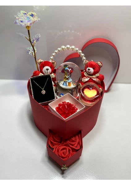 14 Şubat Sevgililer Gününe Özel Hediye Kırmızı Hediye Kutusu - Kar Küresi - Kolye - Incili Taç